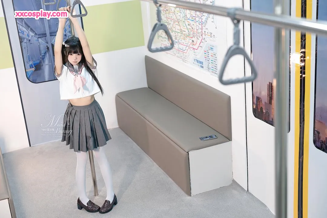 Yiko Rabbit: Gadis Moe Kereta Bawah Tanah | xxcosplay